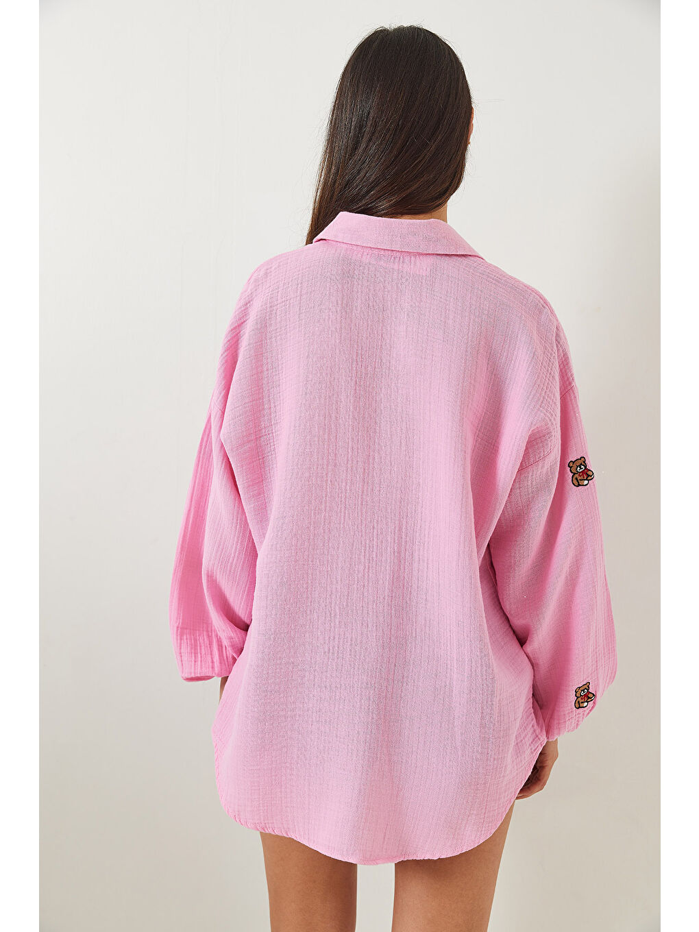 Pembe Kadın Teddy İşlemeli Kolları Lastikli Oversize Pamuk Gömlek-6
