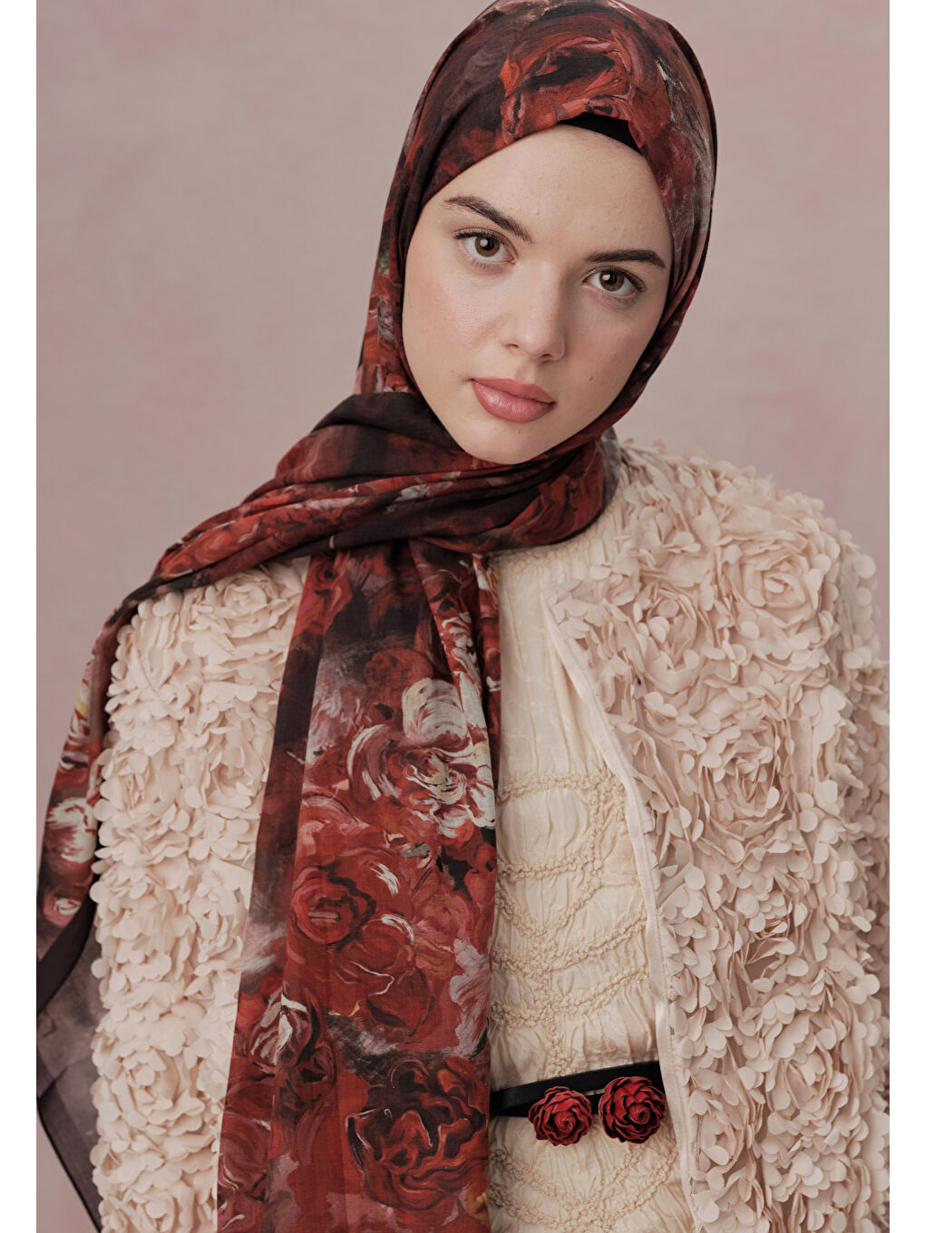 Love In Bloom Desen Vual Şal Kırmızı-3