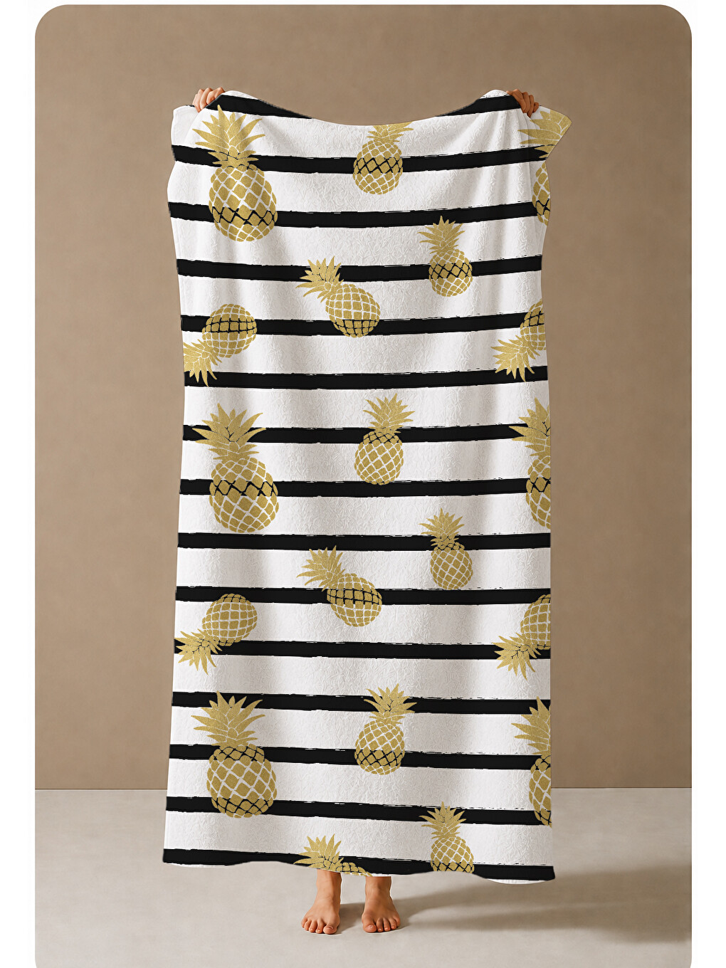 Siyah Beyaz Çizgili Altın Sarısı Ananas Desenli 70x150 Cm Dijital Baskılı Plaj Ve Banyo Havlusu-3