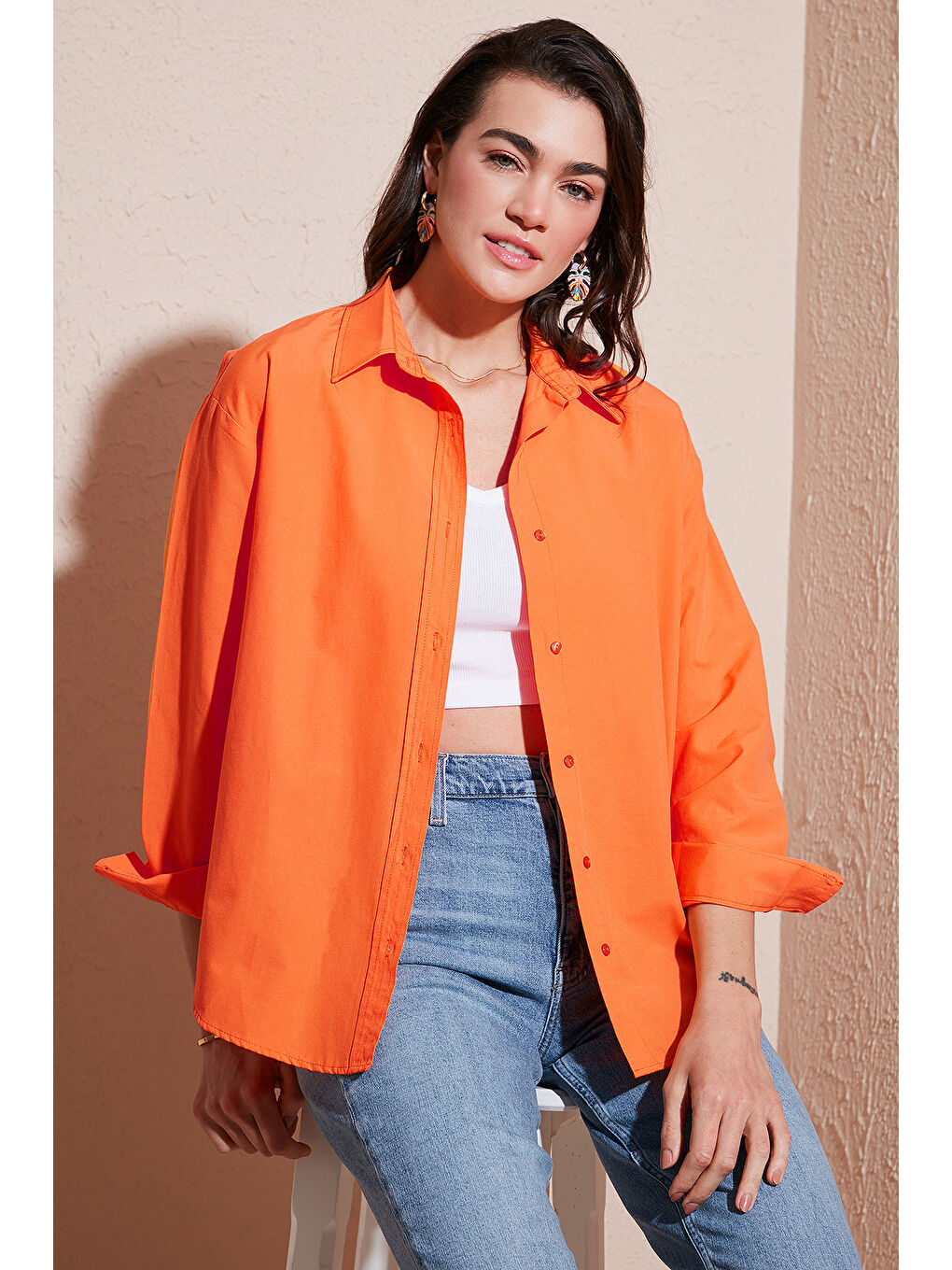 Turuncu Pamuklu Regular Fit Önü Kısa Arkası Uzun Oval Kesim Gömlek Cf25S163867