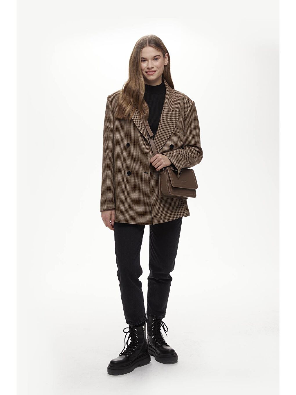 Kahverengi Kapaklı Omuz Çantası Fındık Kabuğu-1