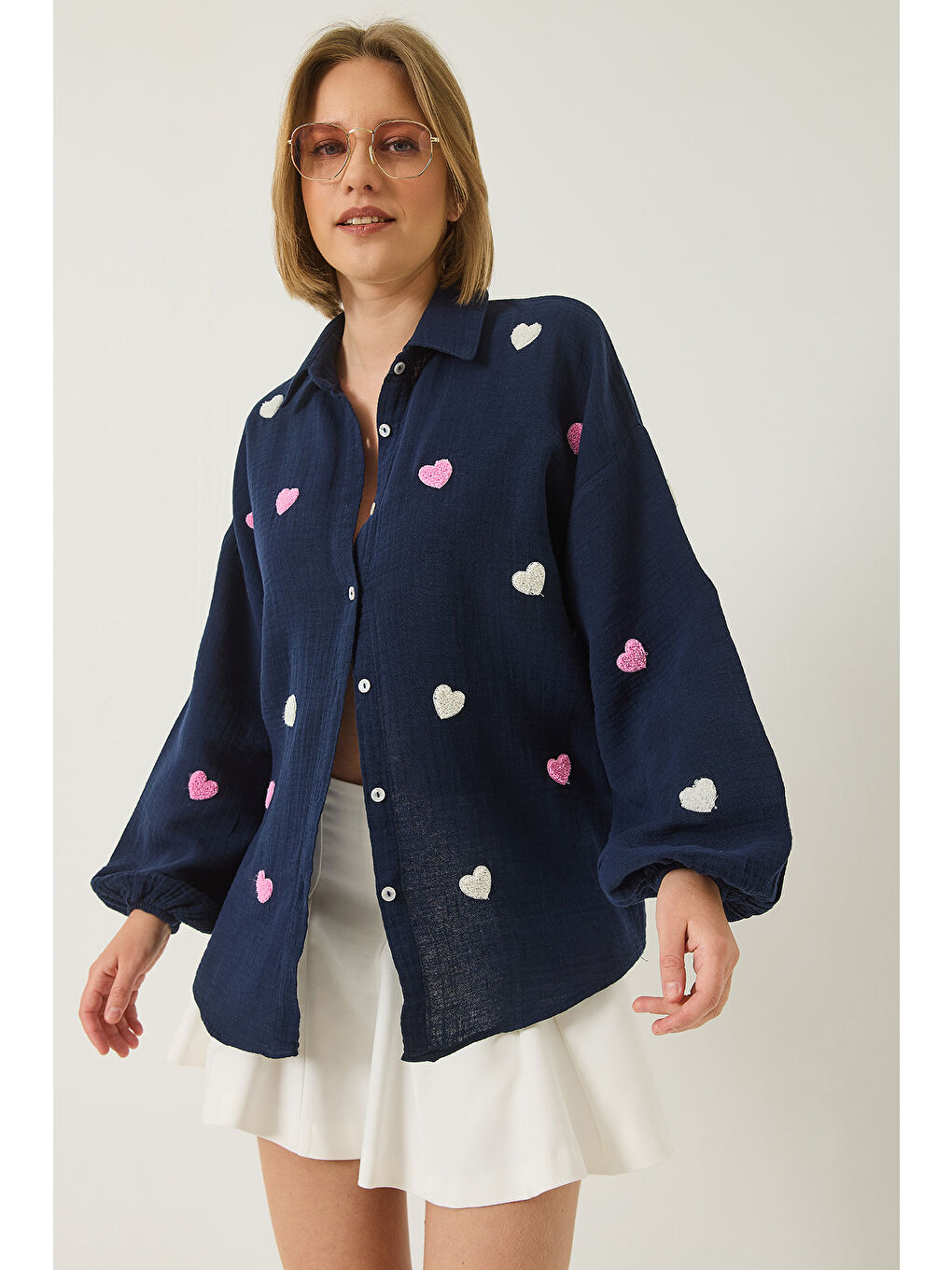 Lacivert Kadın Süzene Kalp Nakışlı Overisize Müslin Gömlek-3
