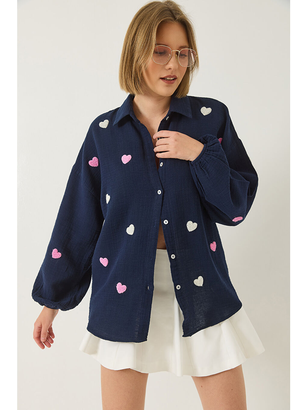 Lacivert Kadın Süzene Kalp Nakışlı Overisize Müslin Gömlek-4