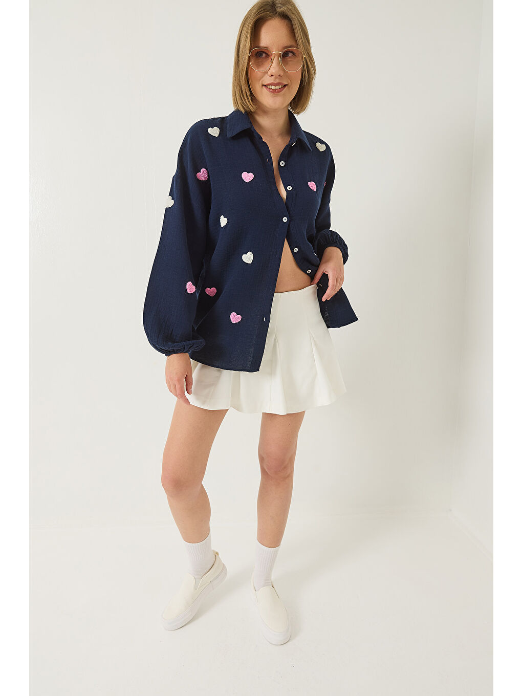 Lacivert Kadın Süzene Kalp Nakışlı Overisize Müslin Gömlek-5