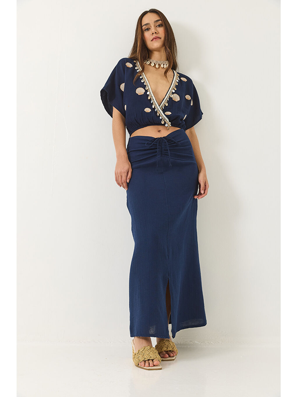 Lacivert Kadın Beli Büzgülü Yırtmaçlı Astarlı Nakışlı Deniz Kabuğu Detaylı Alt-Üst Takım-3