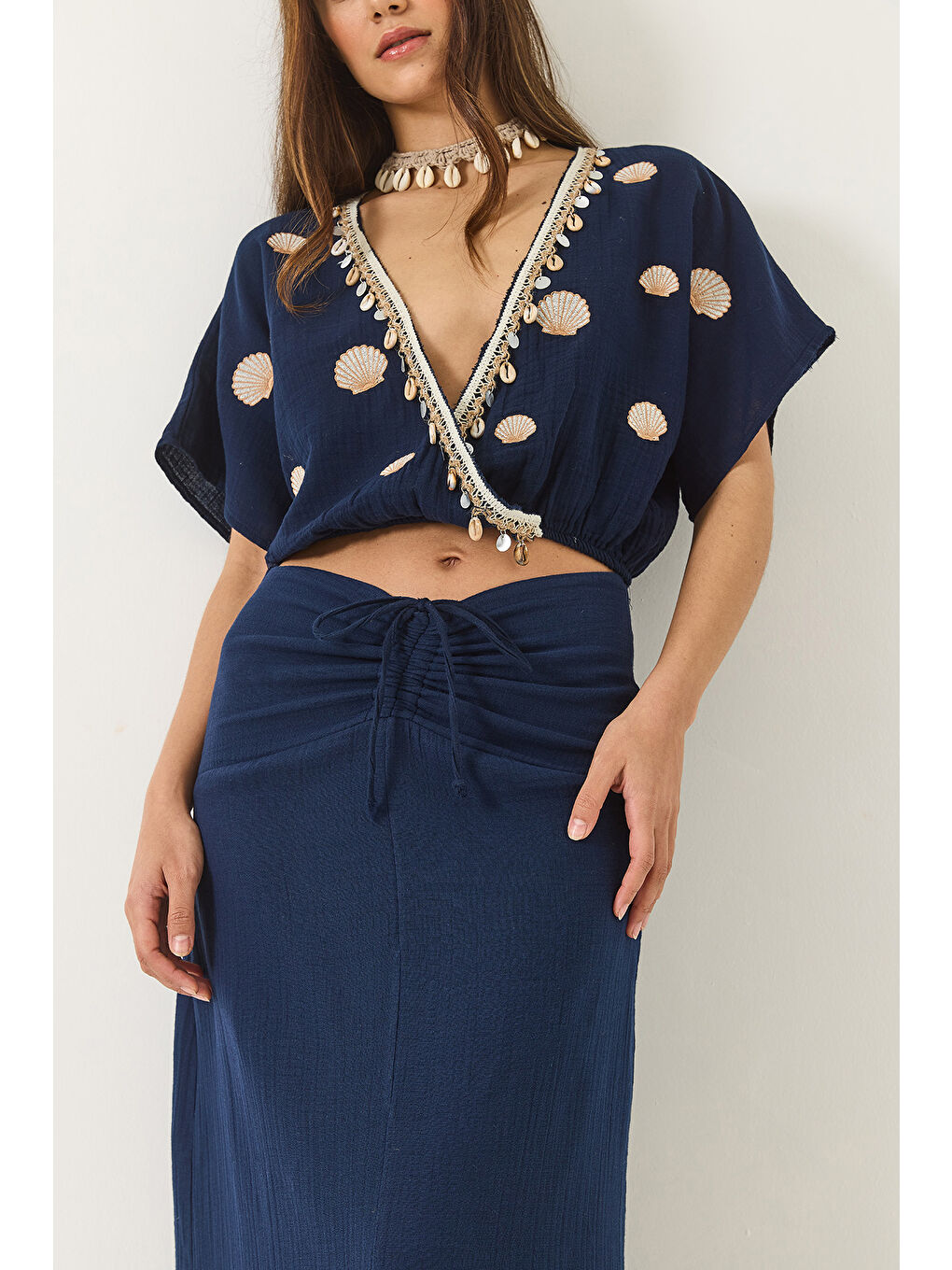 Lacivert Kadın Beli Büzgülü Yırtmaçlı Astarlı Nakışlı Deniz Kabuğu Detaylı Alt-Üst Takım-4