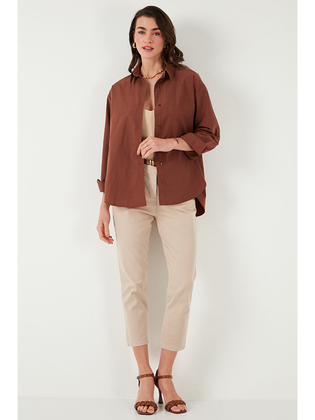 Kahverengi Pamuklu Regular Fit Önü Kısa Arkası Uzun Oval Kesim Gömlek Cf25S163867-2