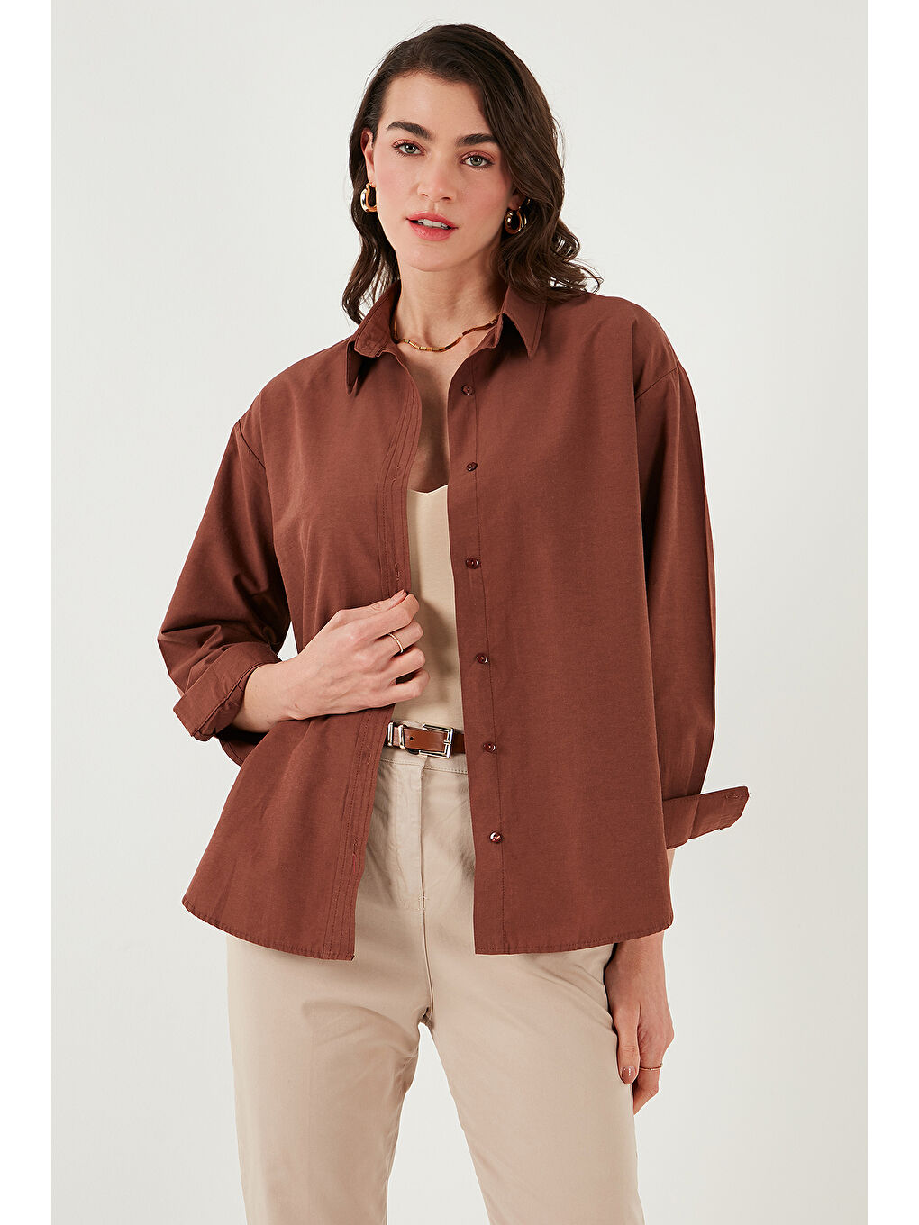 Kahverengi Pamuklu Regular Fit Önü Kısa Arkası Uzun Oval Kesim Gömlek Cf25S163867-3