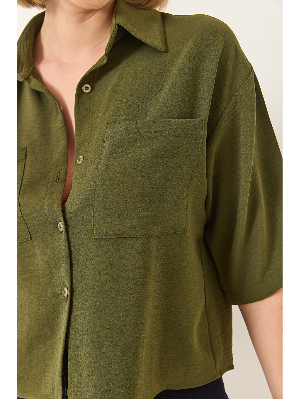 Yeşil Kadın Çift Cep Detaylı Keten Aerobin Oversize Kısa Gömlek-6