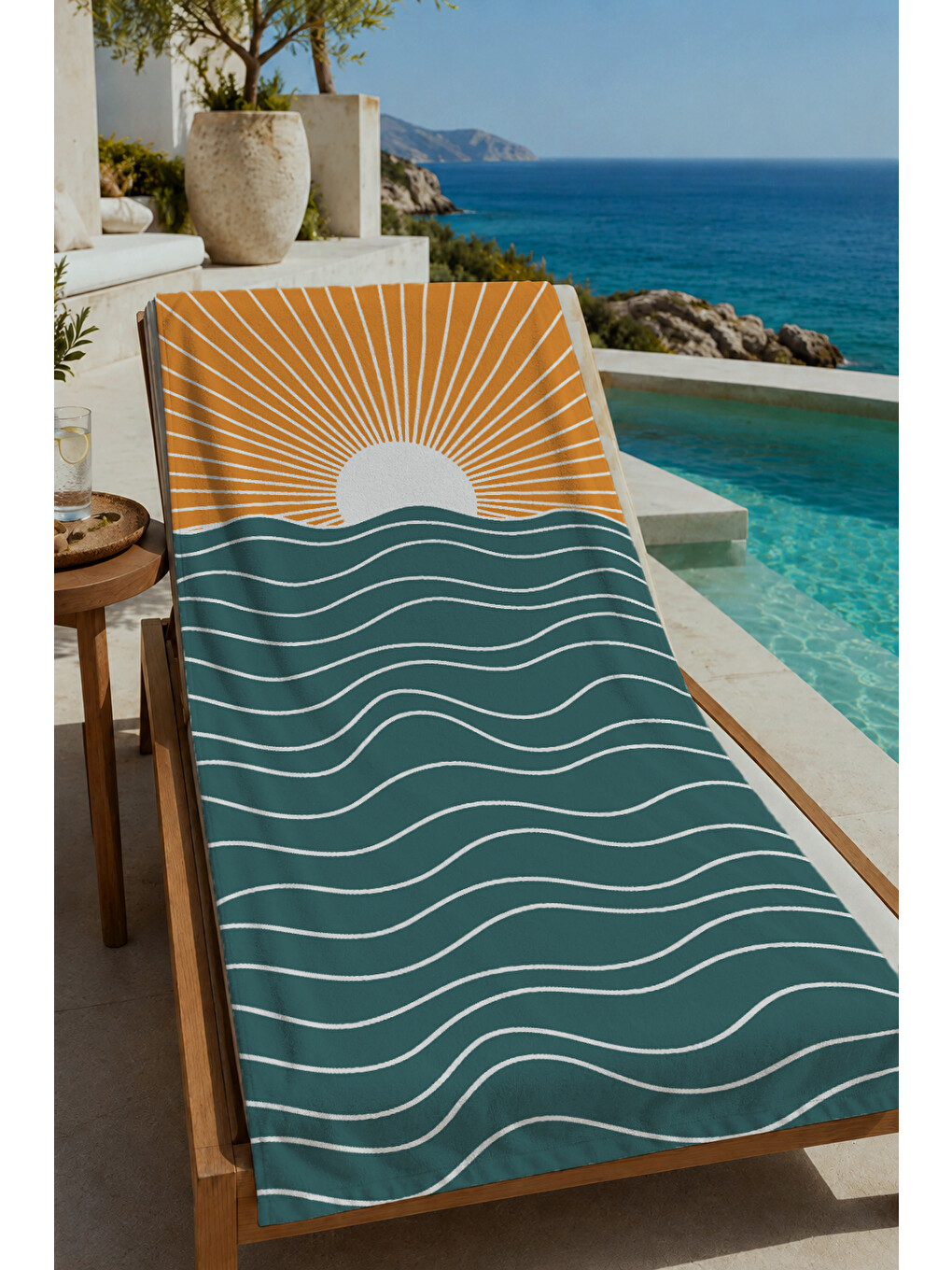 Hardal Sarısı Güneş Ve Lacivert Dalga Desenli 70x150 Cm Dijital Baskılı Plaj Ve Banyo Havlusu
