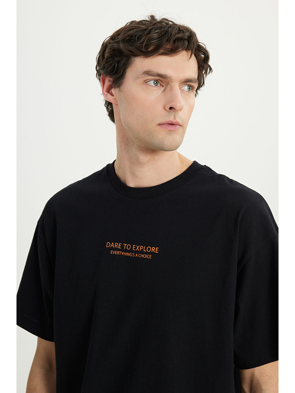 Erkek Siyah %100 Pamuk Oversize Fit Geniş Kesim Bisiklet Yaka Baskılı Tişört-3