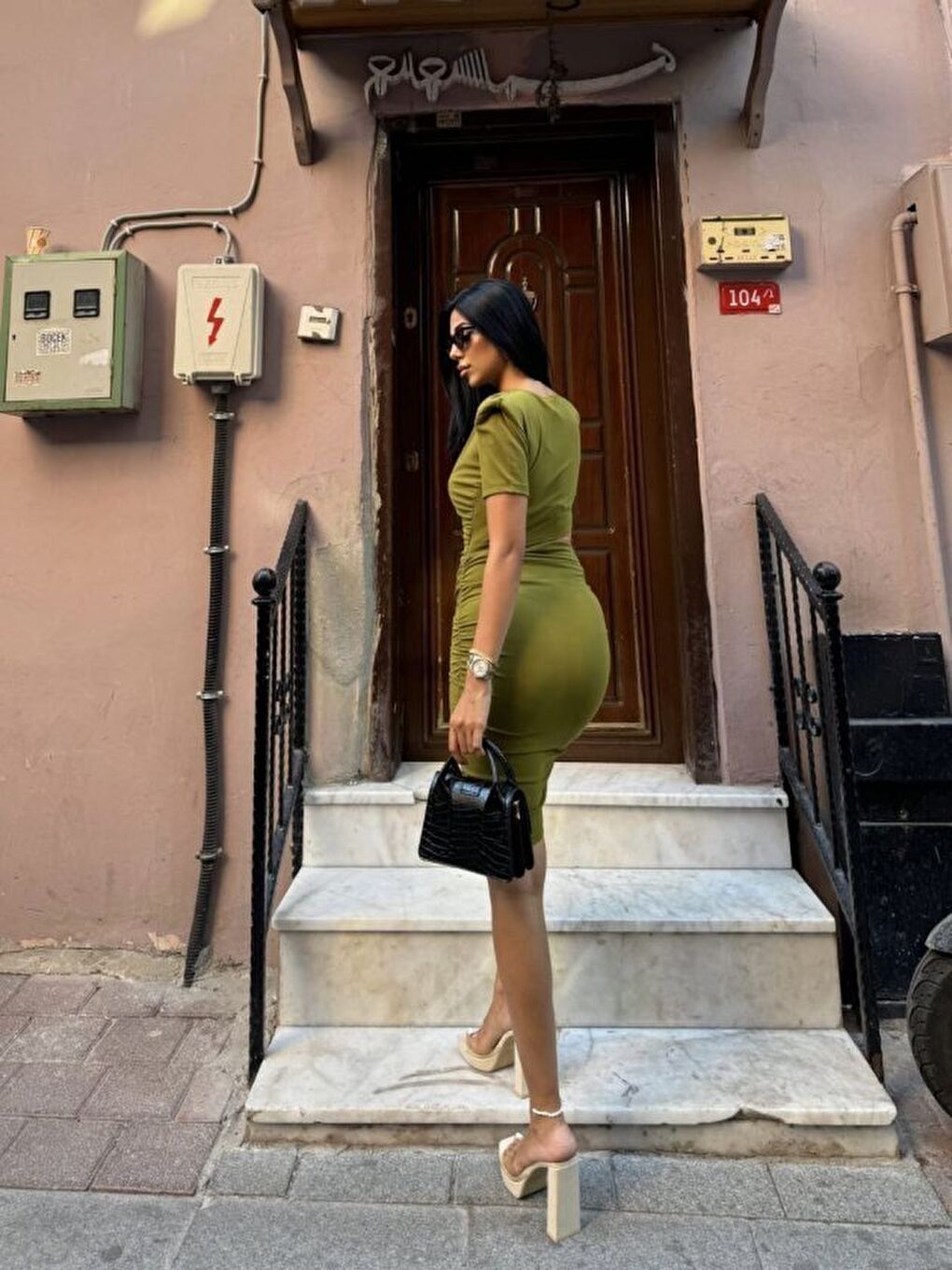 Yeşil Kadın Bel Dekolteli Yanı Büzgü Detay Dalgıç Krep Kumaş Mini Elbise-3