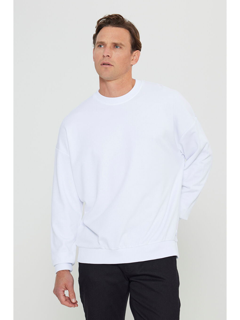 Erkek Beyaz Oversize Bol Kesim 3 İplik Bisiklet Yaka Pamuklu Sweatshirt