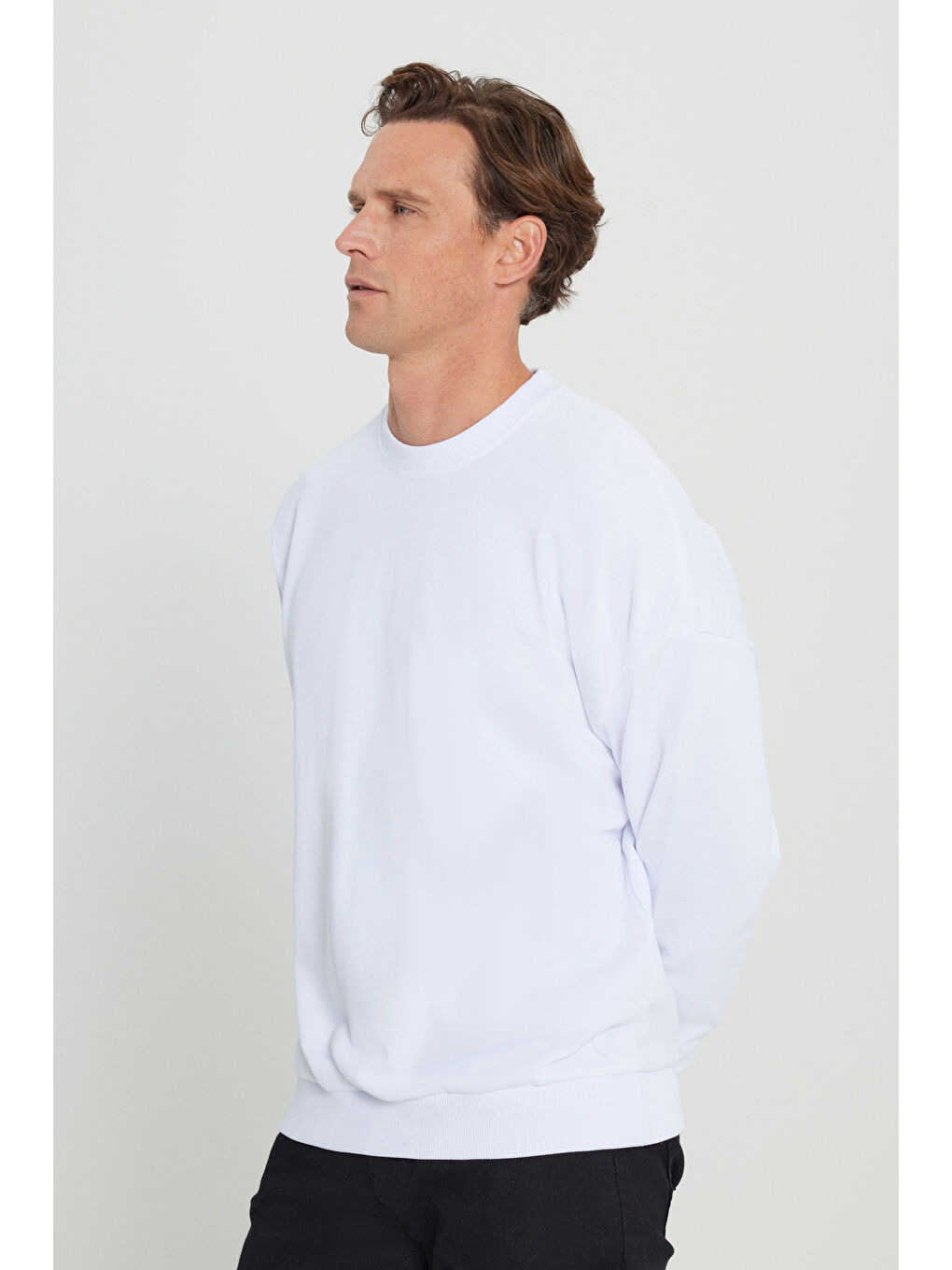 Erkek Beyaz Oversize Bol Kesim 3 İplik Bisiklet Yaka Pamuklu Sweatshirt-2