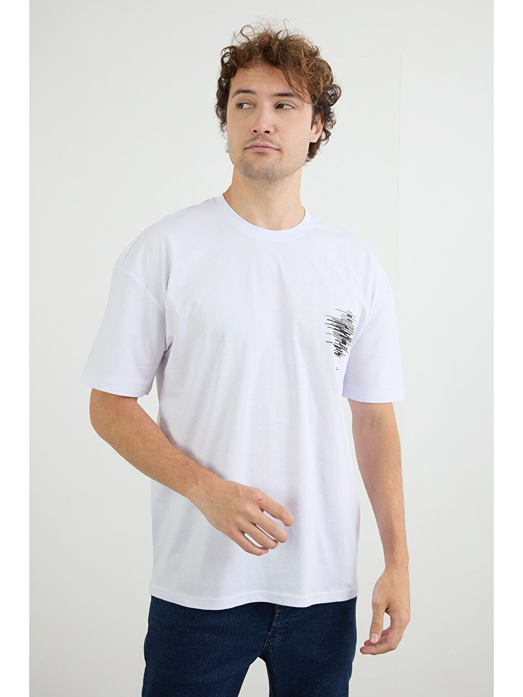 Beyaz Önü Ve Arkası Baskılı Oversize Tişört-1