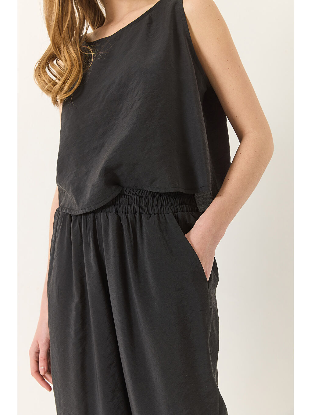 Siyah Kadın Kalın Askılı Bluz Beli Lastikli Pantolon Modal Takım-4