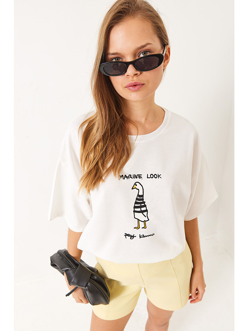 Beyaz Kadın Nakışlı Oversize Örme T-Shirt-2