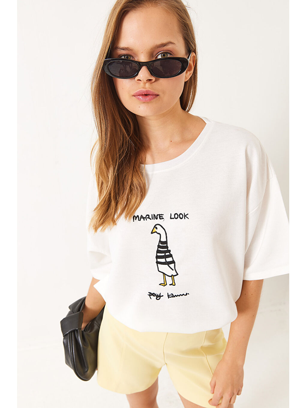 Beyaz Kadın Nakışlı Oversize Örme T-Shirt-3
