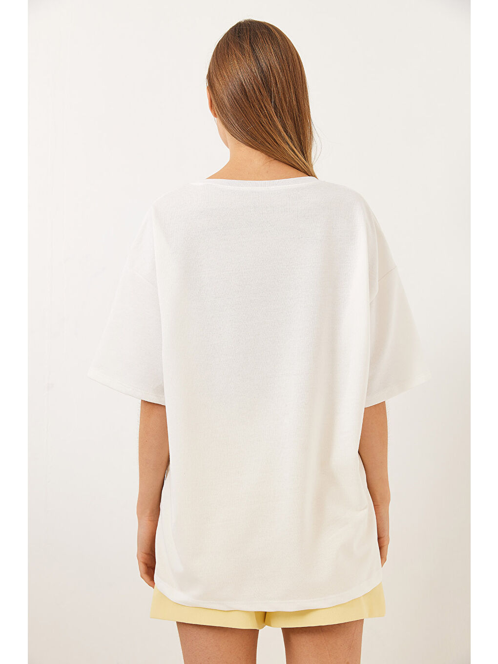 Beyaz Kadın Nakışlı Oversize Örme T-Shirt-5