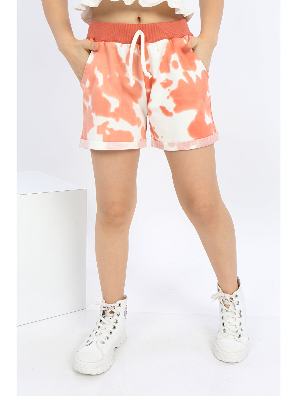 Kahverengi Kız Çocuk Batikli Şort