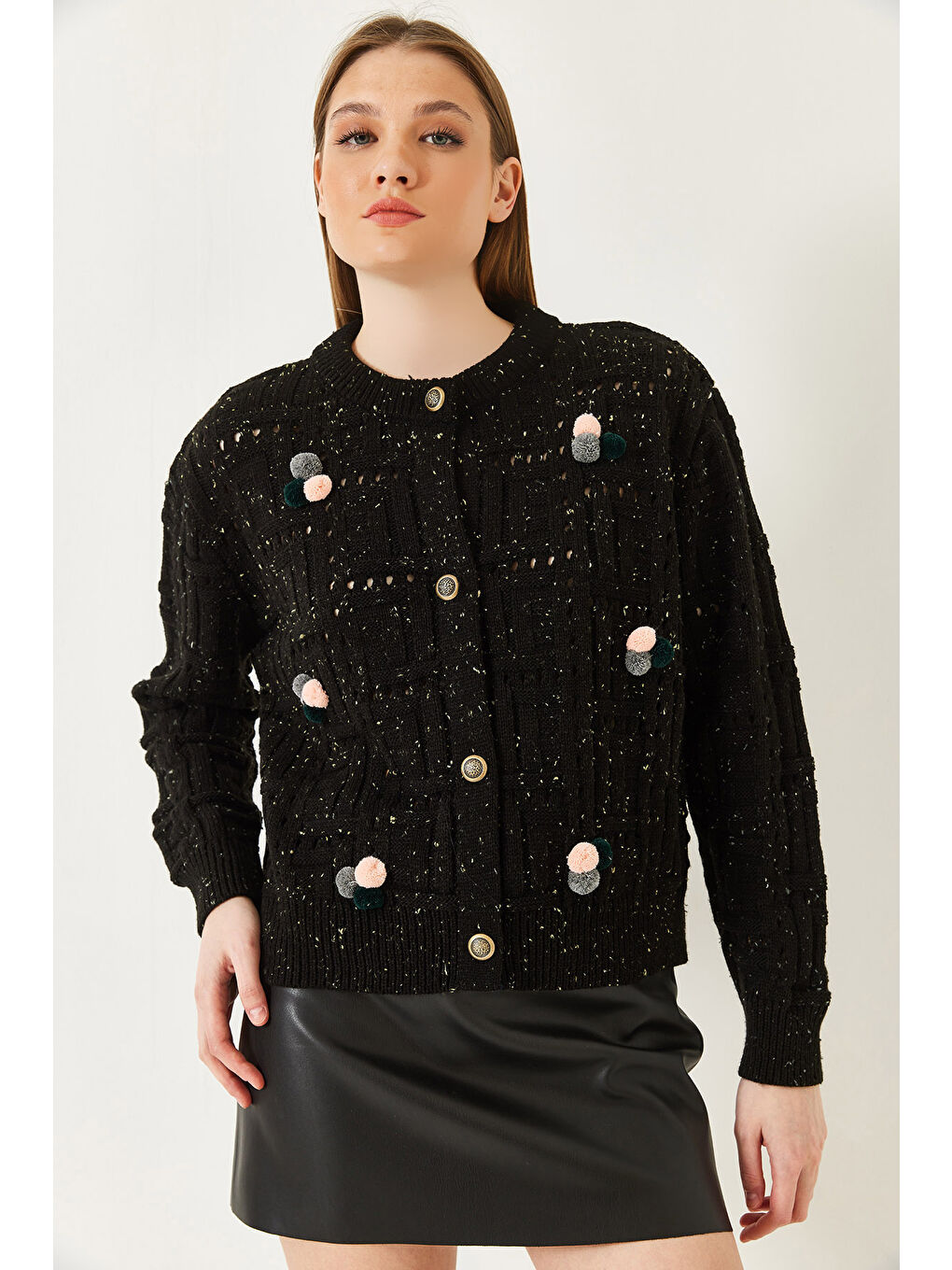 Siyah Kadın Ponponlu Desenli Triko Hırka-1