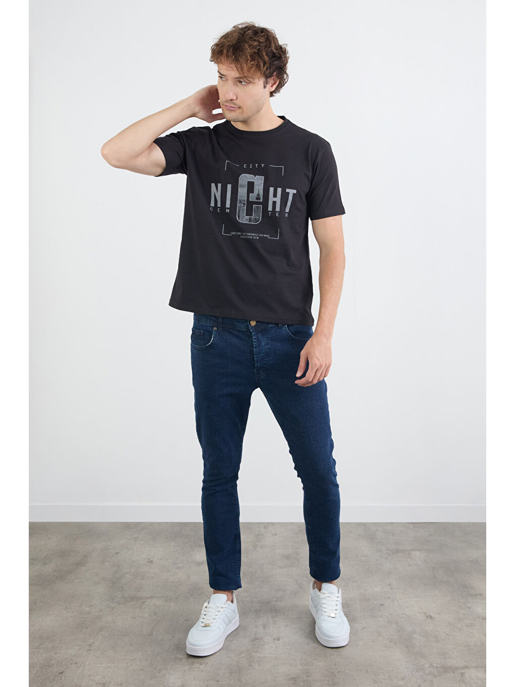 Siyah Night Yazı Baskılı Bisiklet Yaka Tişört-1