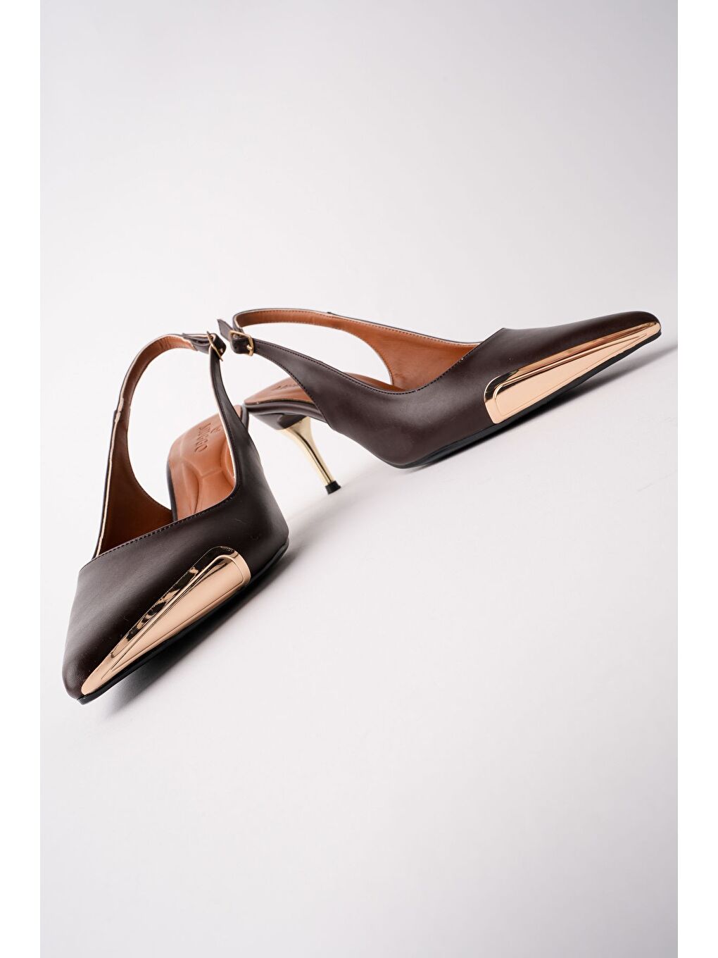 Kahverengi ZENİTH Metal Burun Detaylı Sivri Burun Arkası Açık Kadın Topuklu Ayakkabı-3
