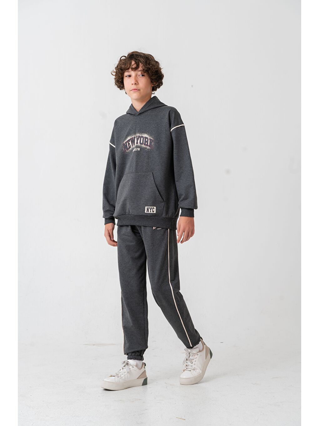 Antrasit New York Brooklyn Baskılı Kanguru Cepli Yan Biyeli Erkek Çocuk Alt Üst Eşofman Takımı-2