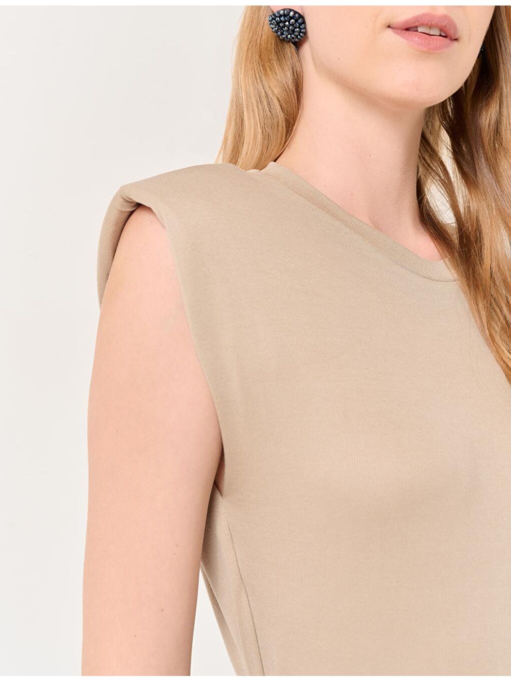 Bej Vizon Bisiklet Yaka Vatkalı Kolsuz Bluz-2