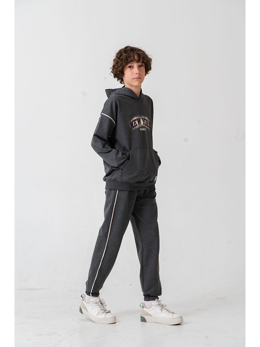 Antrasit New York Brooklyn Baskılı Kanguru Cepli Yan Biyeli Erkek Çocuk Alt Üst Eşofman Takımı-3