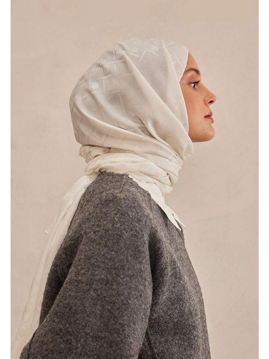 Beyaz Porto Jakarlı Şal İnci-3