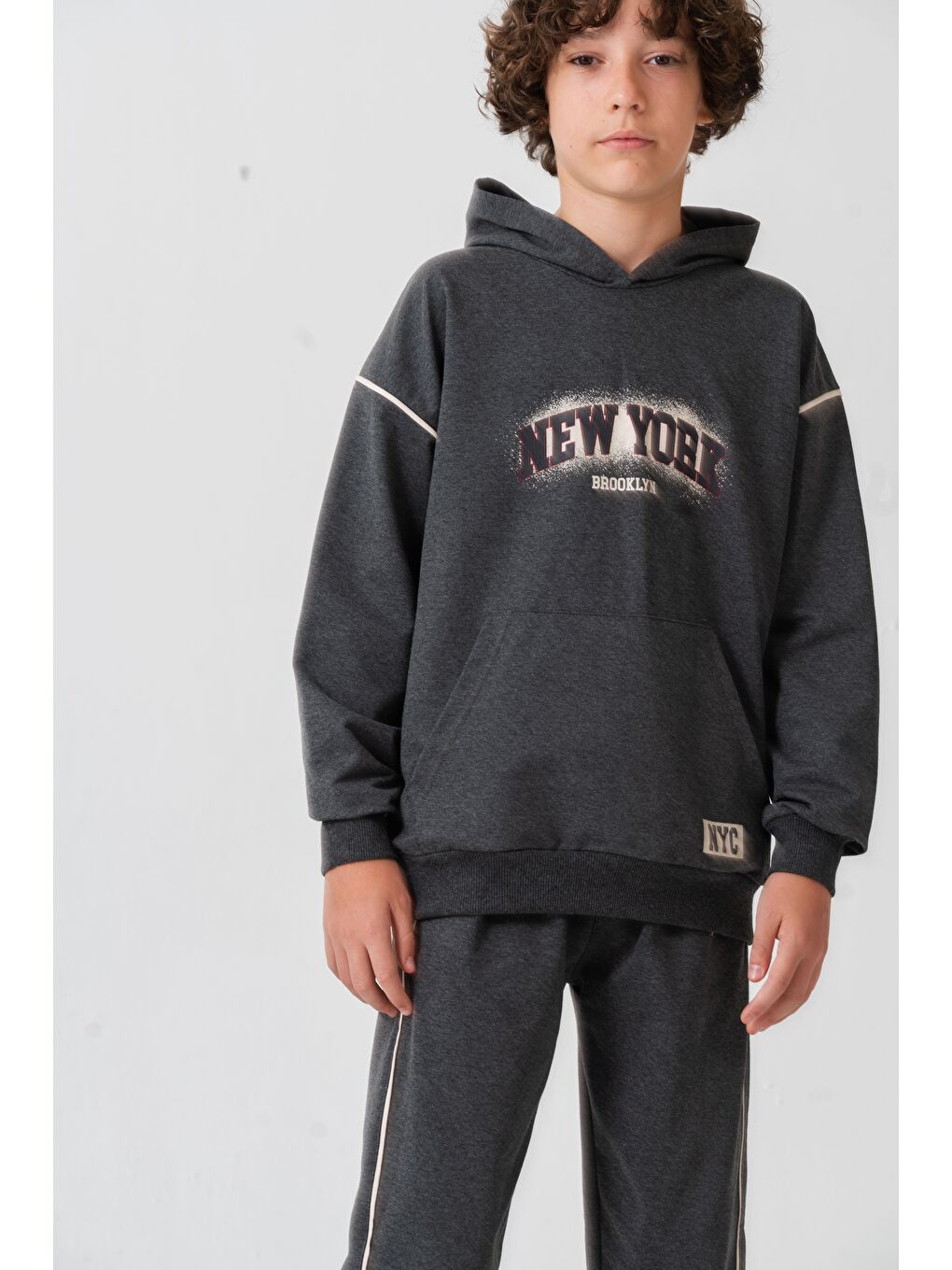 Antrasit New York Brooklyn Baskılı Kanguru Cepli Yan Biyeli Erkek Çocuk Alt Üst Eşofman Takımı-5