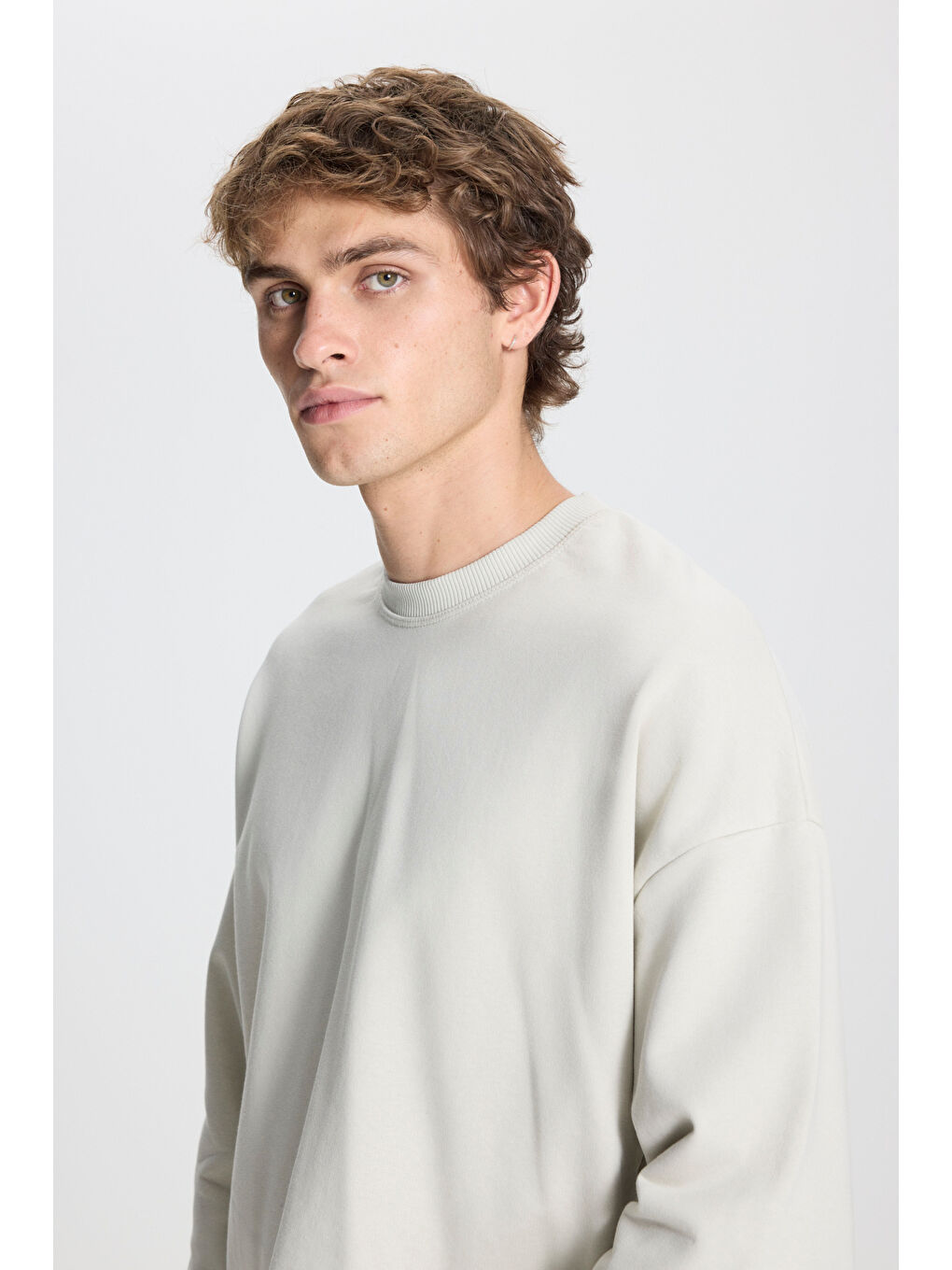 Erkek Bej Oversize Bol Kesim 3 İplik Bisiklet Yaka Pamuklu Sweatshirt-3