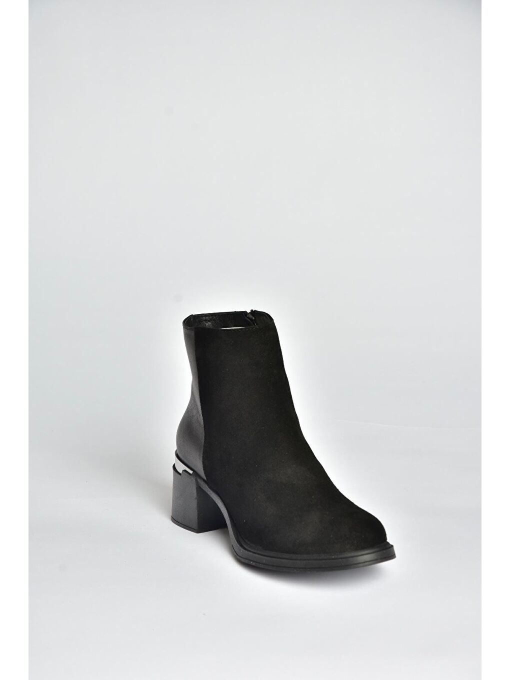 Siyah Kadın Bot V555559502-1