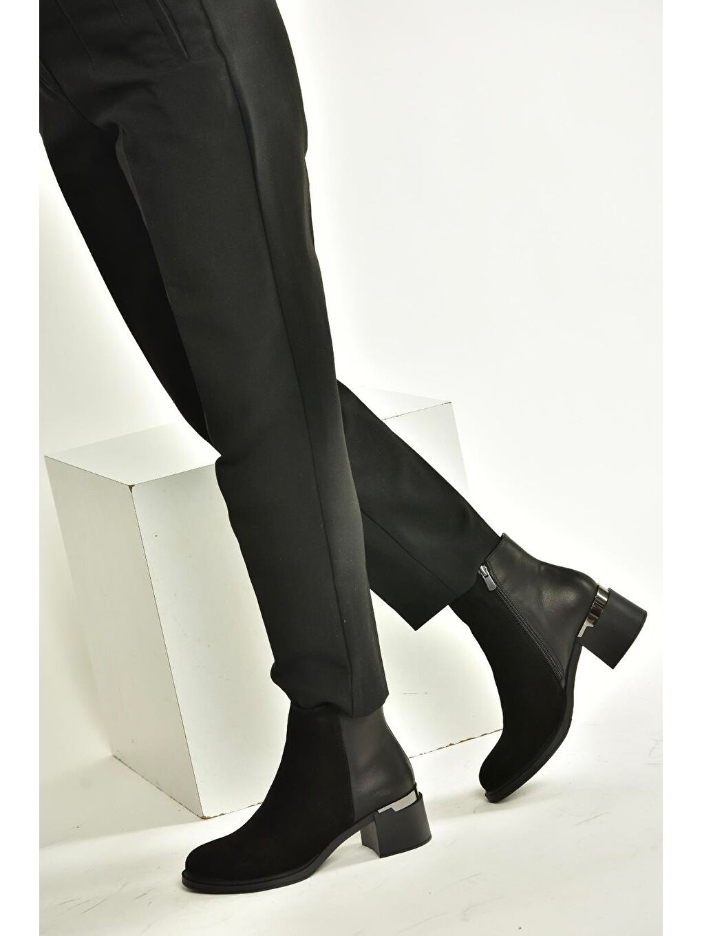 Siyah Kadın Bot V555559502-3