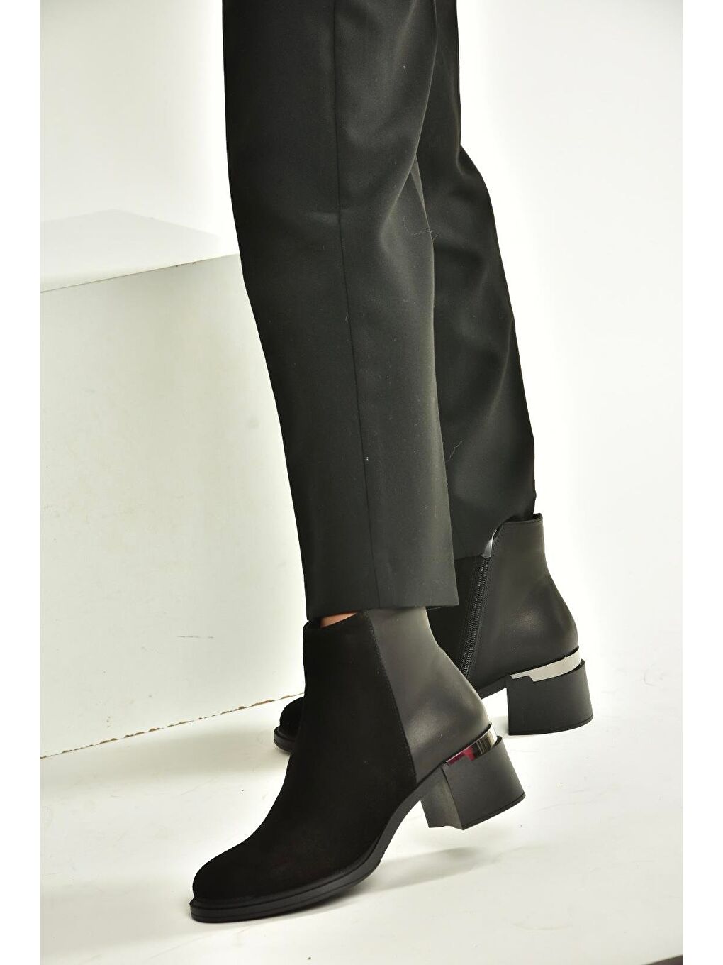 Siyah Kadın Bot V555559502-5