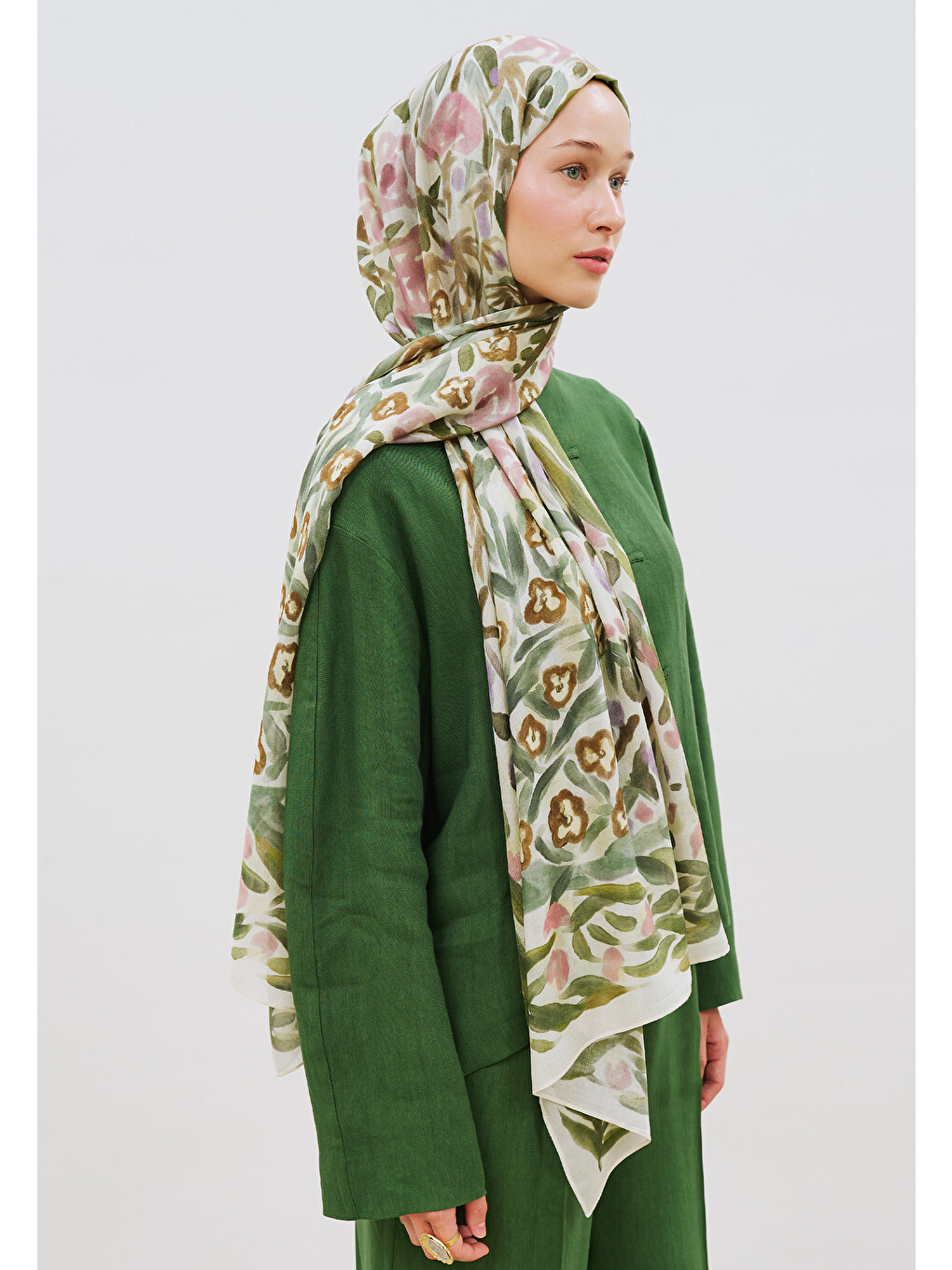 Floral Whimsy Desen Rami Viskon Şal Yeşil-2