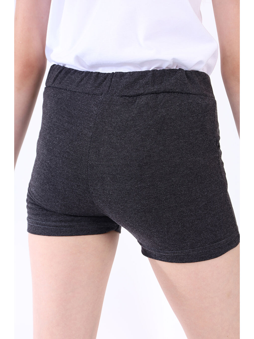 Antrasit Kız Çocuk Pul İşlemeli Cepli Şort-1