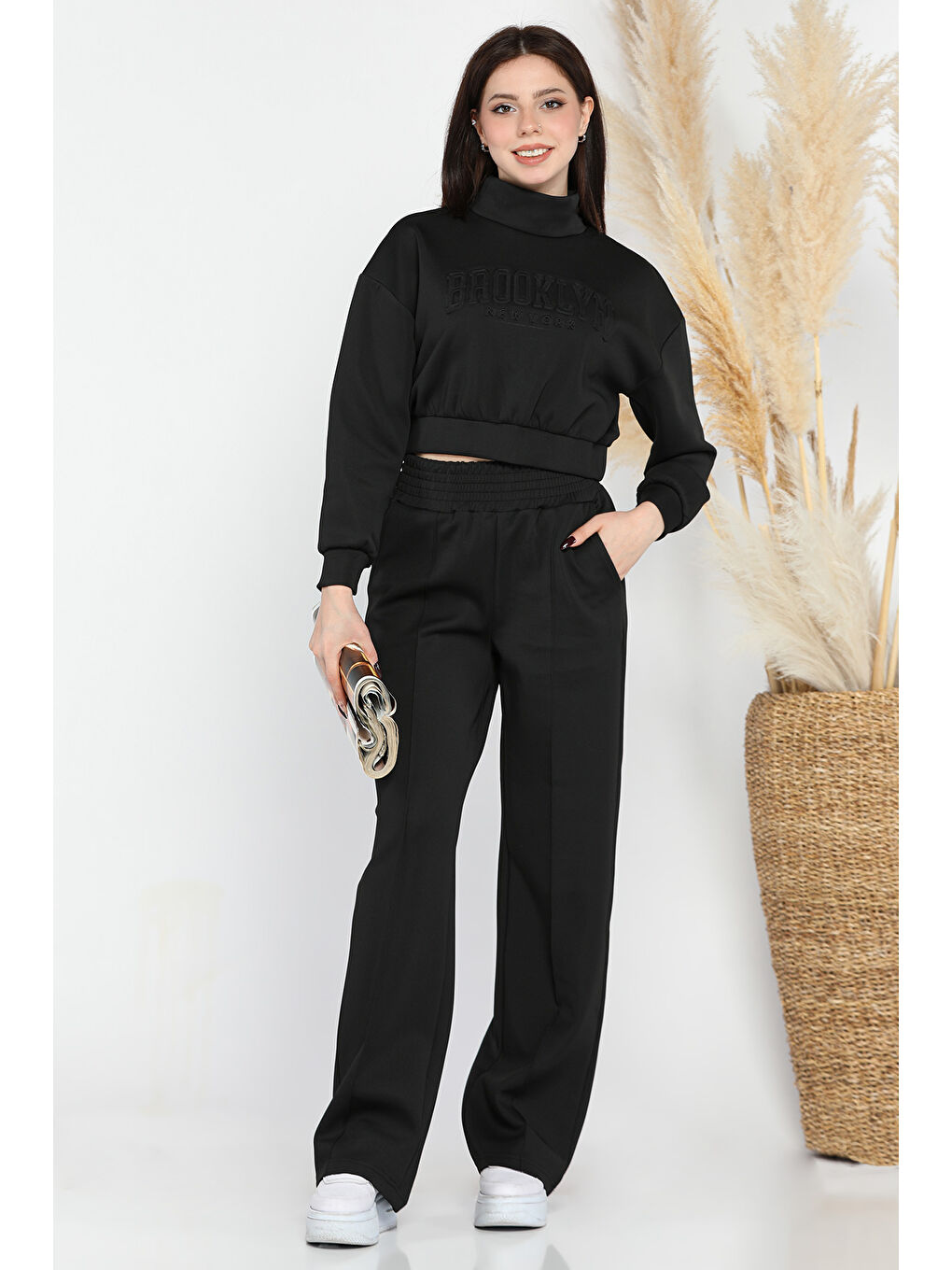 Siyah Kadın Scuba Kumaş Kabartma Yazı Baskılı Crop Top Eşofman Takımı