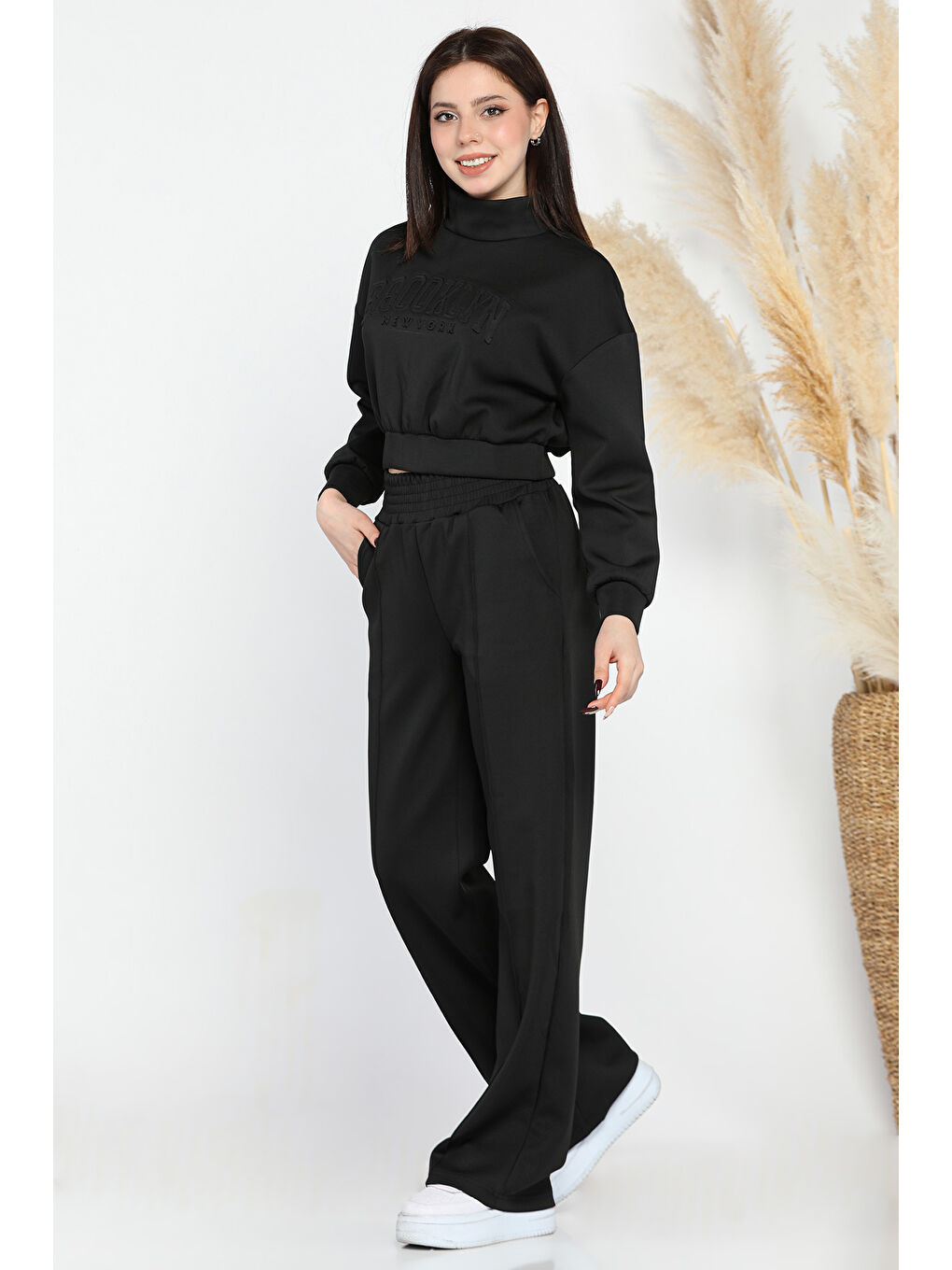 Siyah Kadın Scuba Kumaş Kabartma Yazı Baskılı Crop Top Eşofman Takımı-1