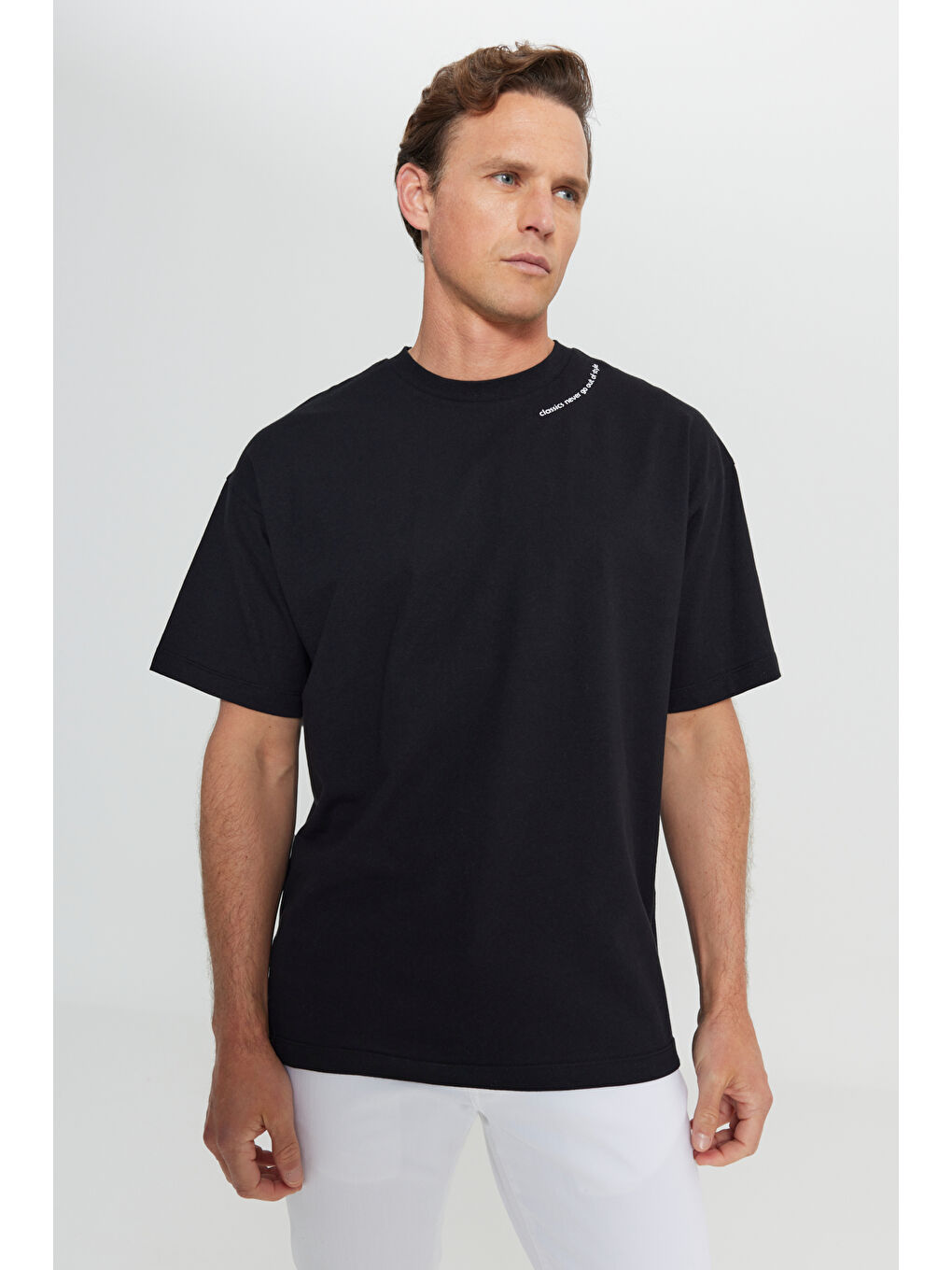 Erkek Siyah %100 Pamuk Oversize Fit Rahat Kesim Bisiklet Yaka Baskılı Tişört-2