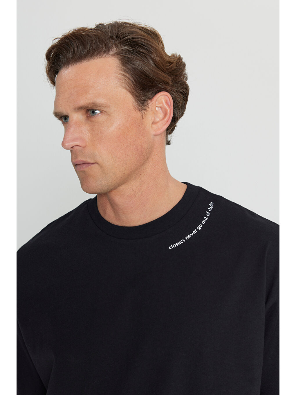 Erkek Siyah %100 Pamuk Oversize Fit Rahat Kesim Bisiklet Yaka Baskılı Tişört-3