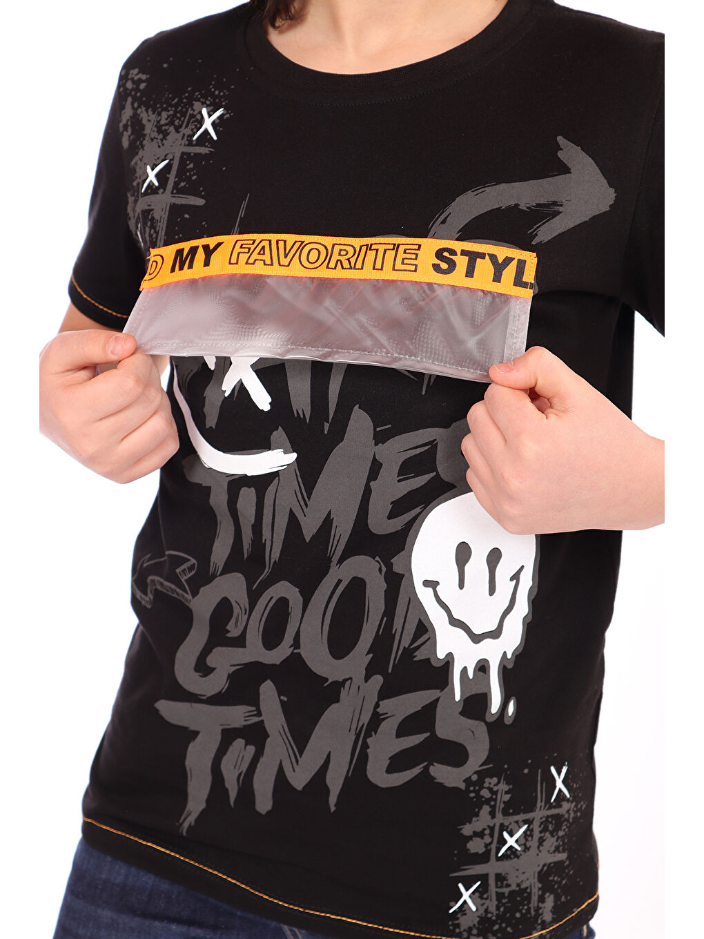 Siyah Erkek Çocuk Önü Süs Cepli Yazı Baskılı Tişört-2