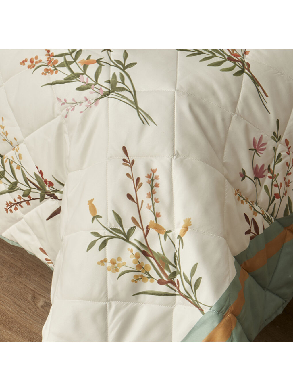 Karışık Flores Kapitoneli Çok Amaçlı Çift Kişilik Yatak Örtüsü Seti (240x220 cm)-3