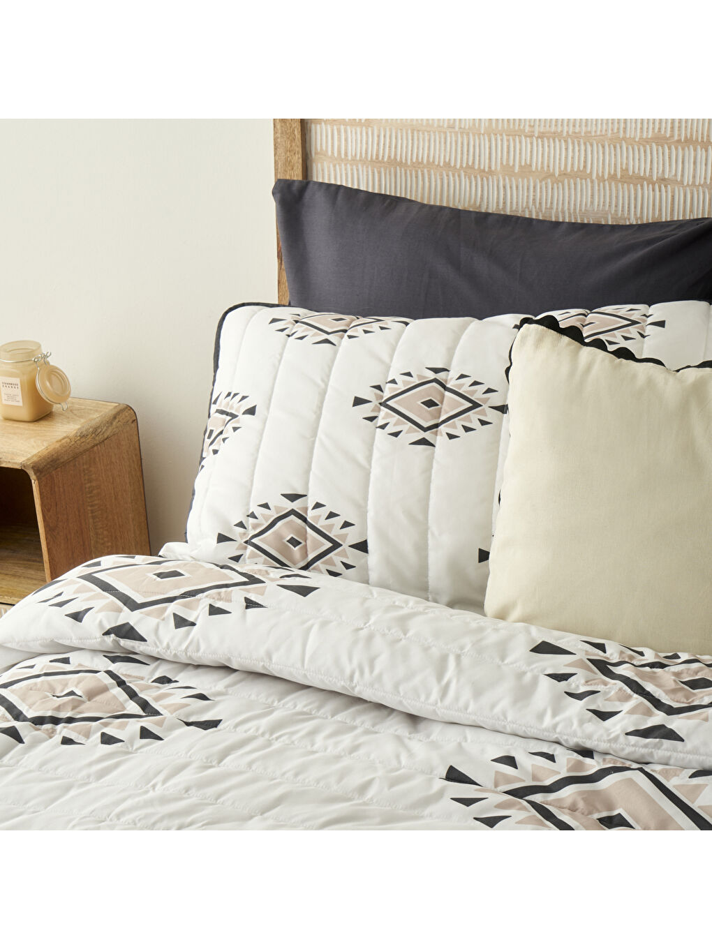 Karışık Nora Kapitoneli Çok Amaçlı Çift Kişilik Yatak Örtüsü Seti (240x220 cm)-2