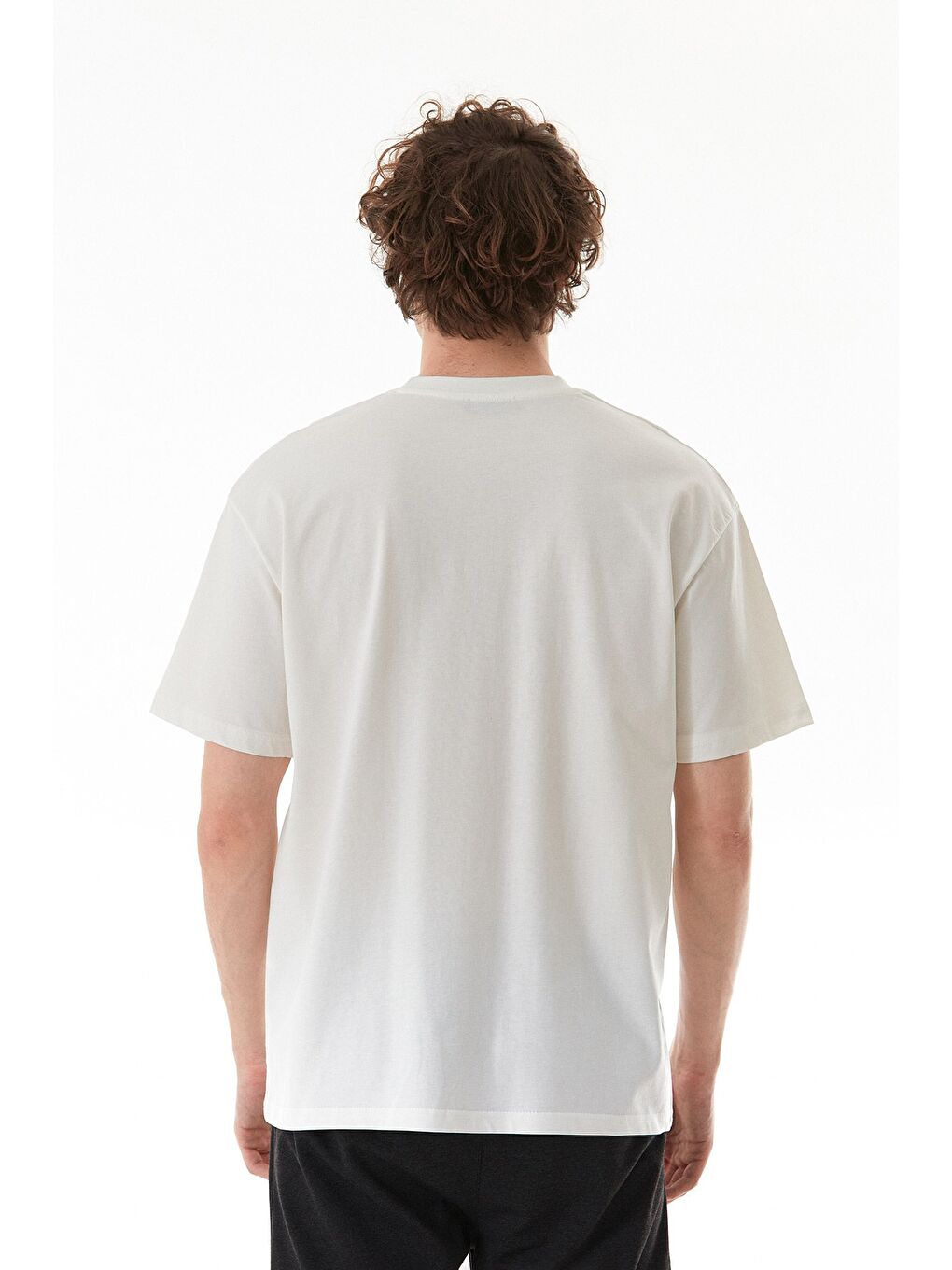 Ekru Yazı Kabartma Baskılı Bisiklet Yaka %100 Pamuk Tişört-1