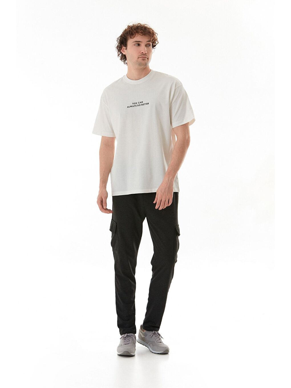 Ekru Yazı Kabartma Baskılı Bisiklet Yaka %100 Pamuk Tişört-3