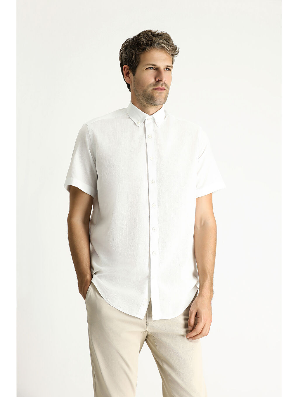 Beyaz Kısa Kol Regular Fit Spor Pamuk Düğmeli Yaka %100 Pamuk Gömlek-3