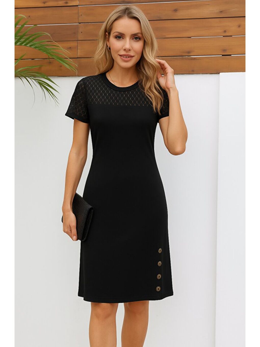 Siyah Kadın Kısa Kollu Bisiklet Yaka Dantel Detaylı Düğmeli Modal Elbise