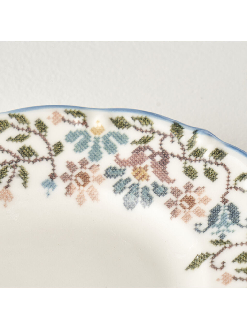 Karışık Vintage Porselen Bordürlü Kayık Tabak (20 cm)-1